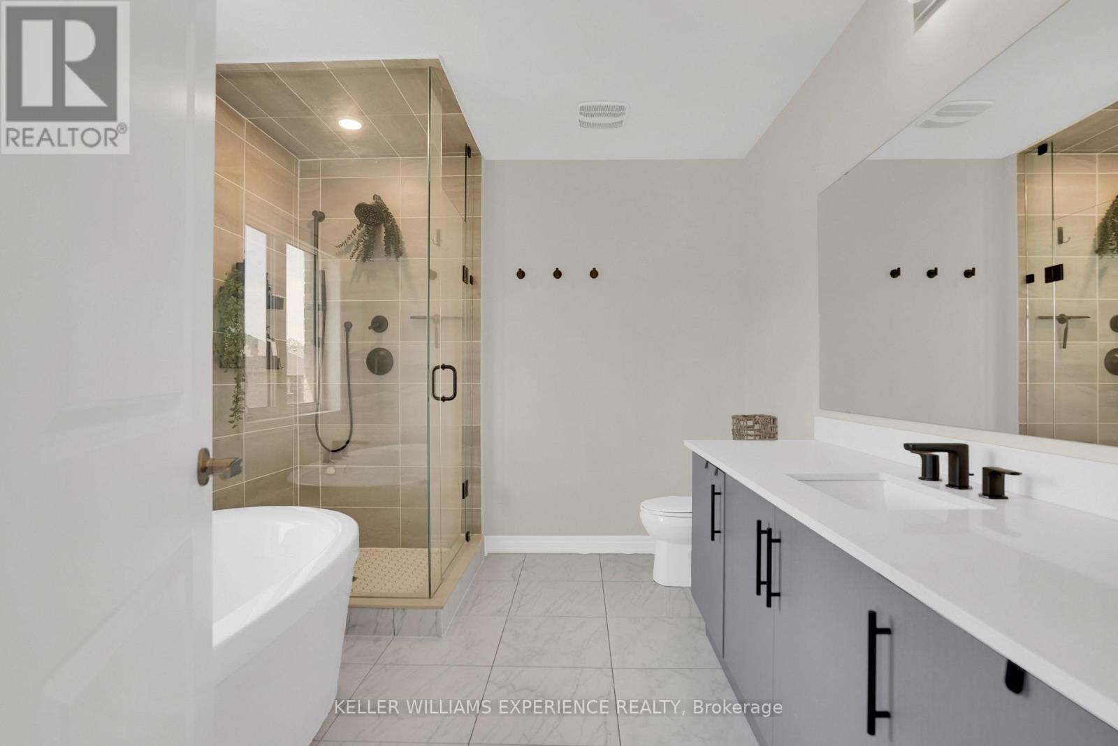 1329 DAVIS LOOP - 21