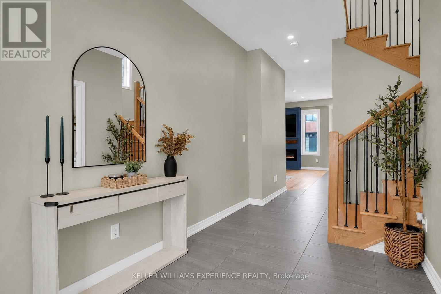 1329 DAVIS LOOP - 5