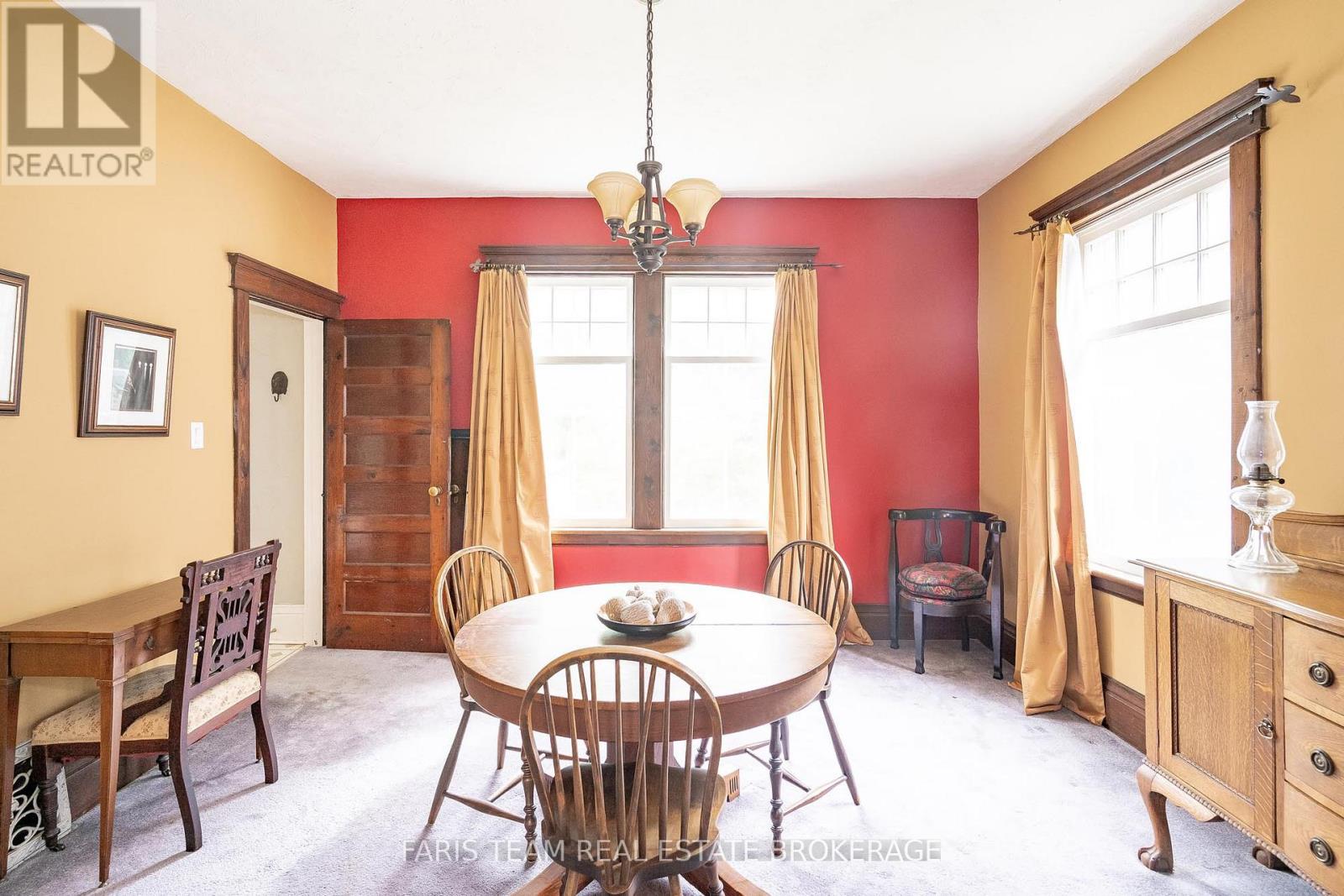 105 BARRIE STREET - 11
