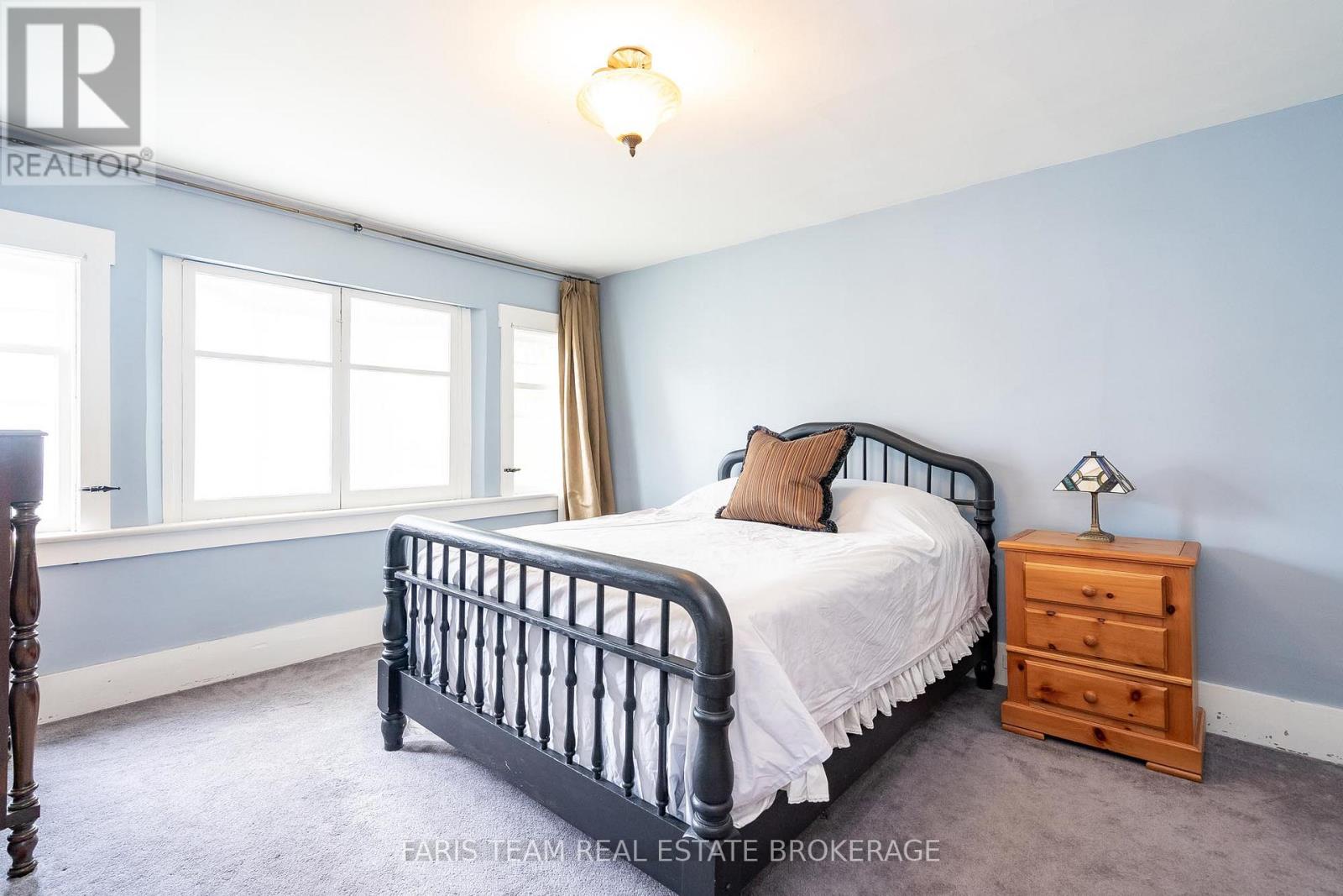 105 BARRIE STREET - 21