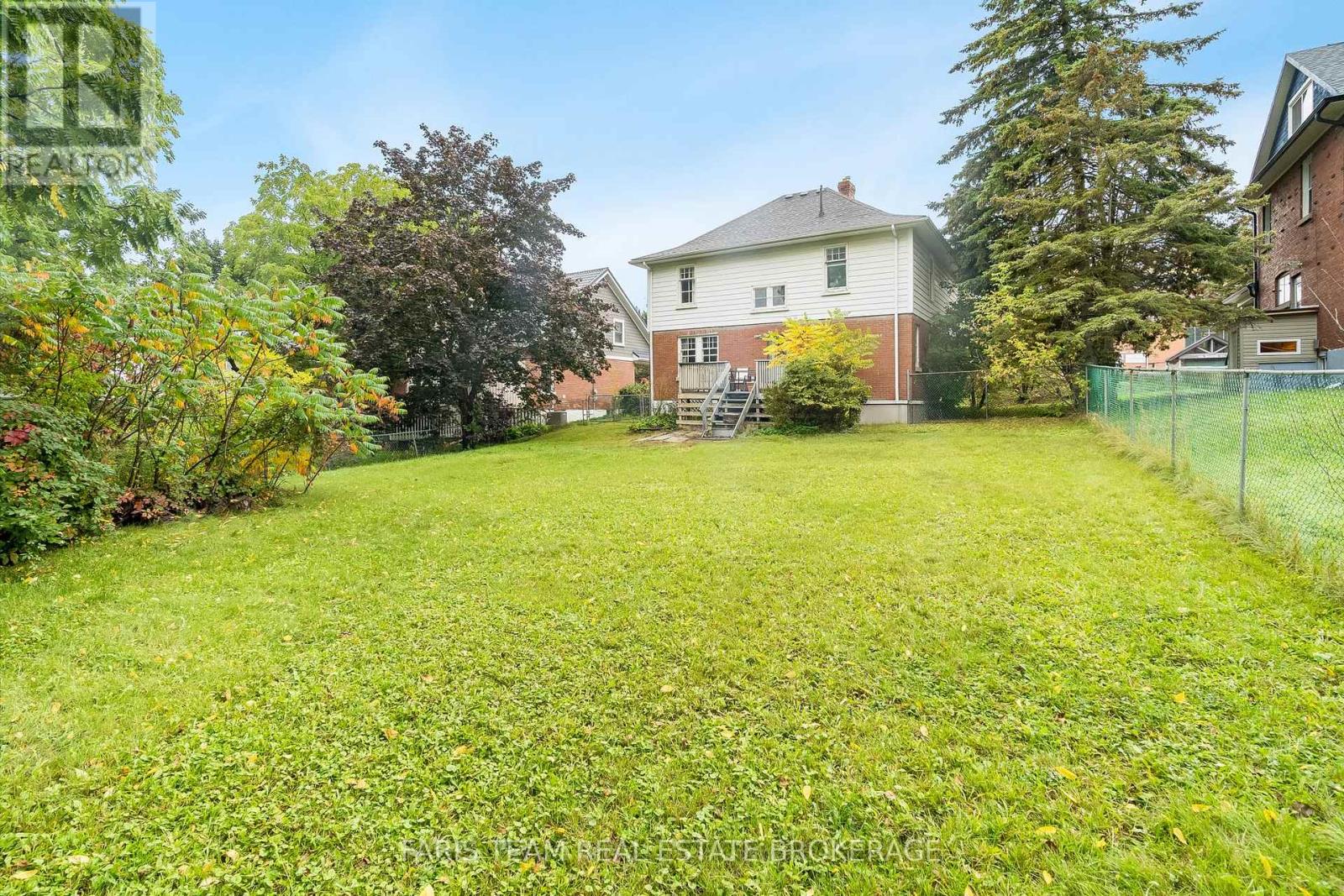 105 BARRIE STREET - 29