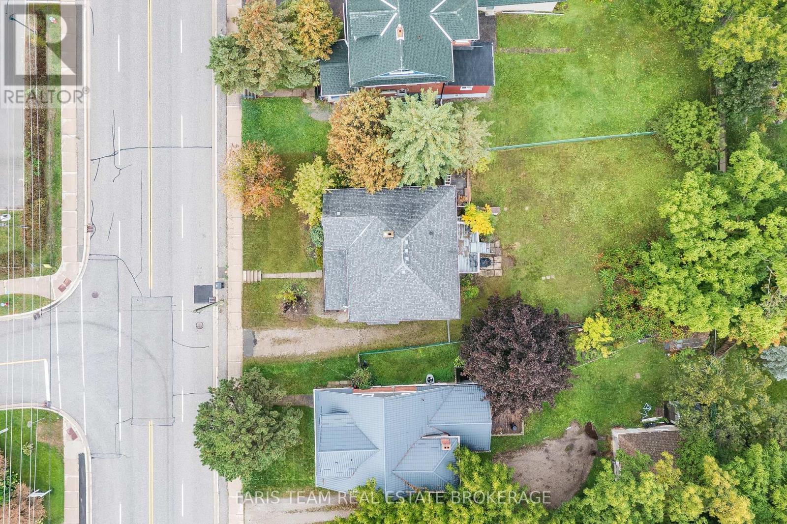 105 BARRIE STREET - 31
