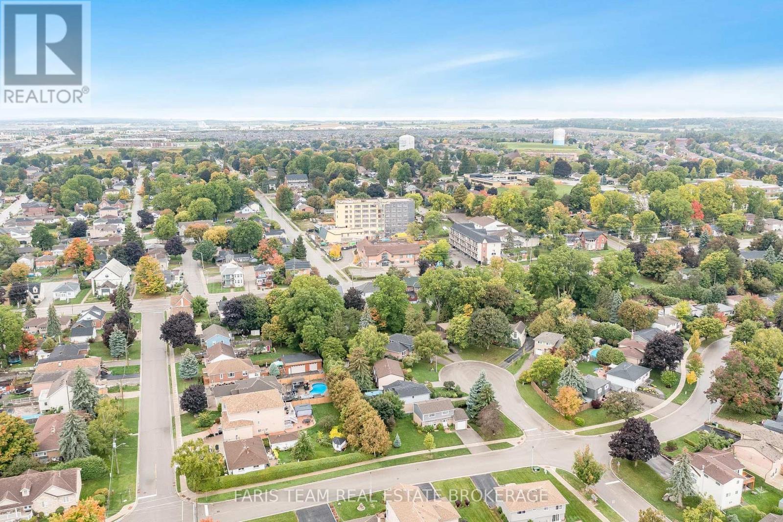 105 BARRIE STREET - 34