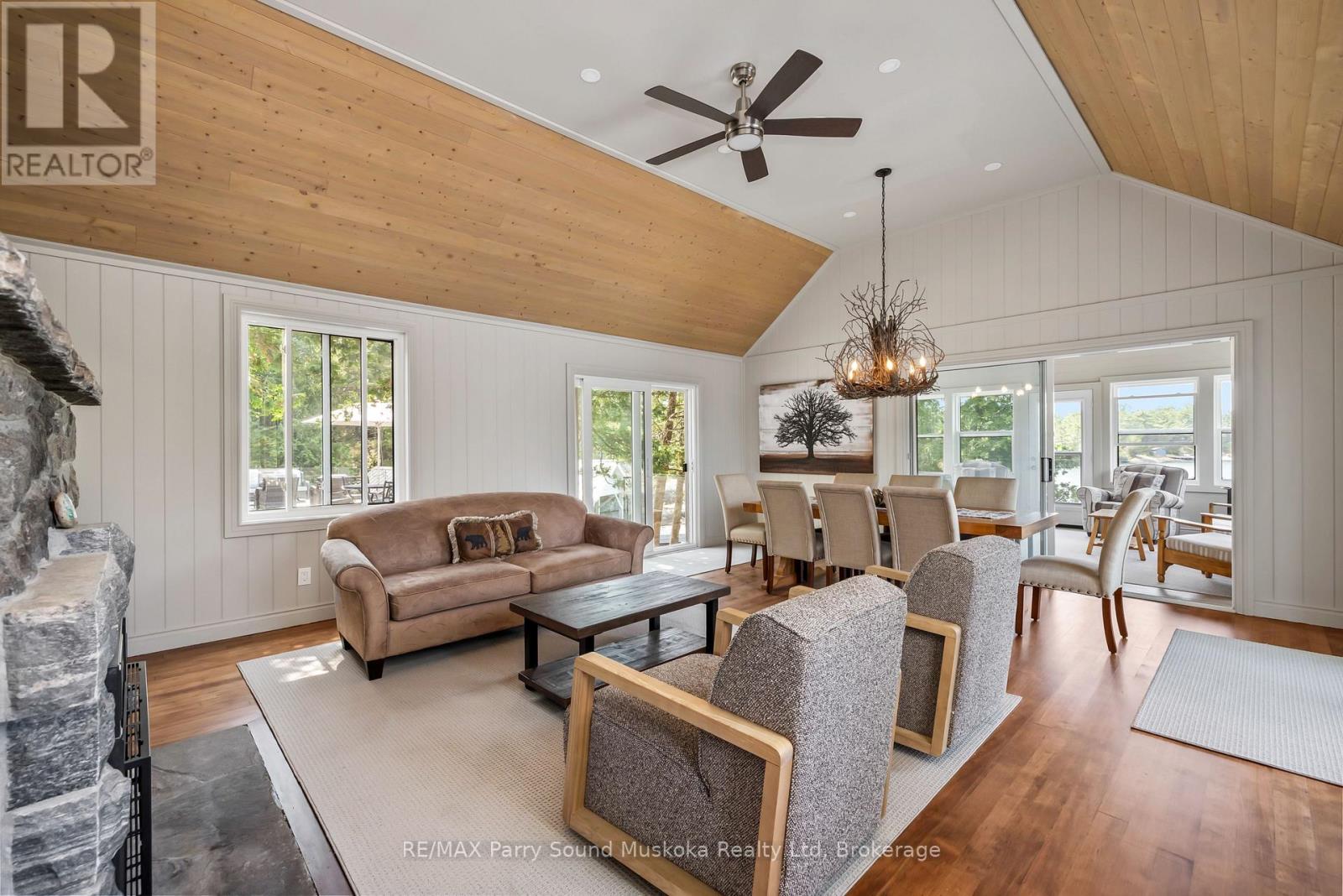 (LAKESIDE & BLUEBERRY PT) - 2 A258 ISLAND - Image 27