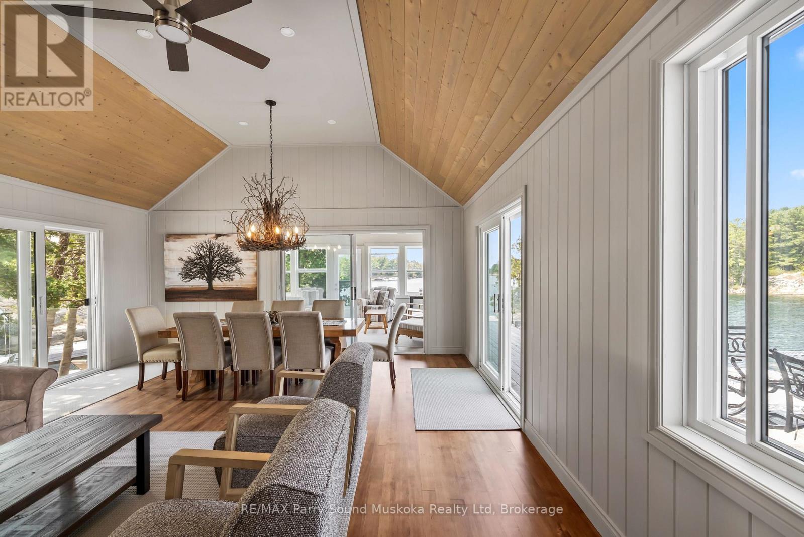 (LAKESIDE & BLUEBERRY PT) - 2 A258 ISLAND - Image 28