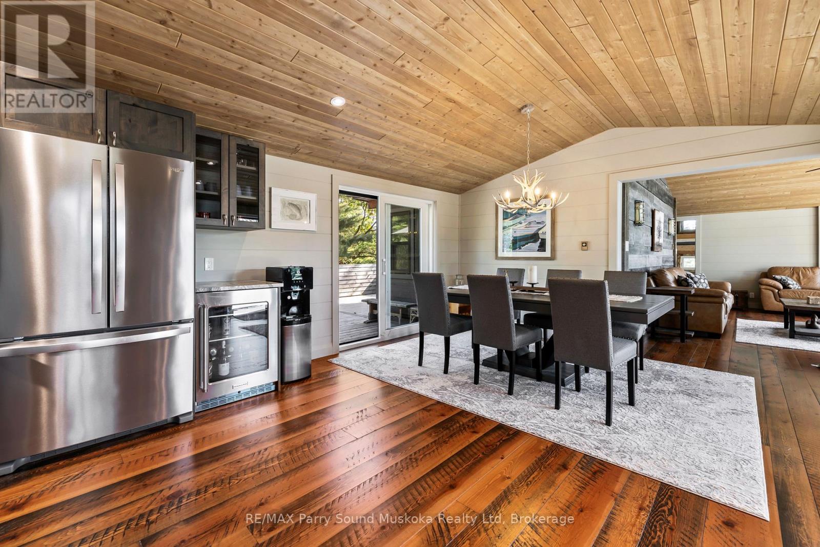 (LAKESIDE & BLUEBERRY PT) - 2 A258 ISLAND - Image 8