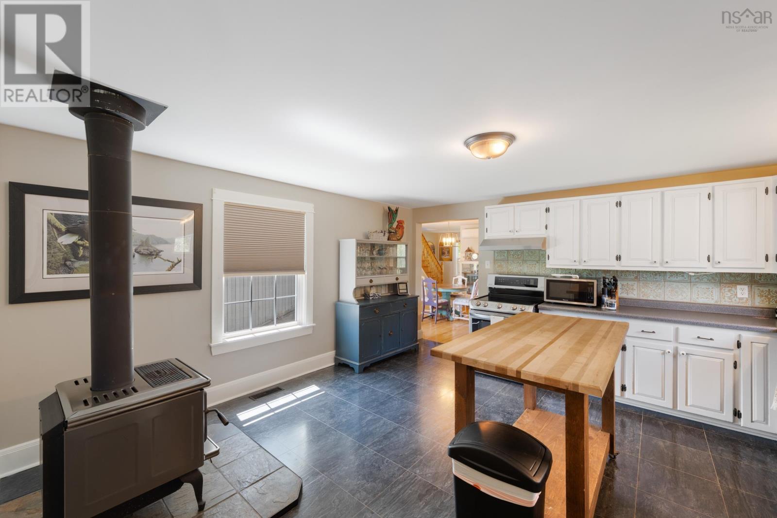 1313 Clementsport Road - 14