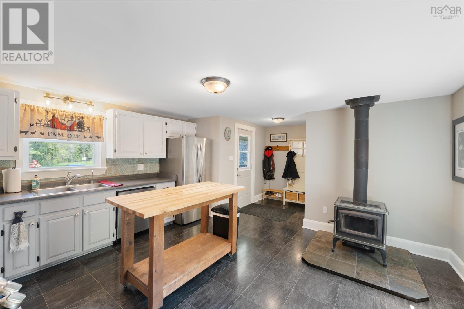 1313 Clementsport Road - 15