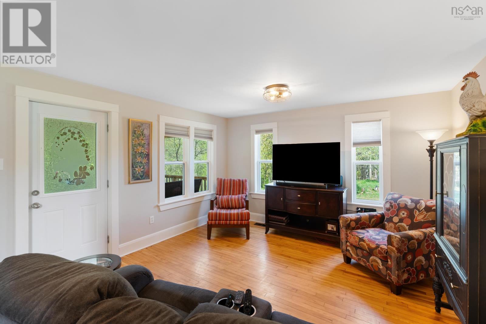 1313 Clementsport Road - 19