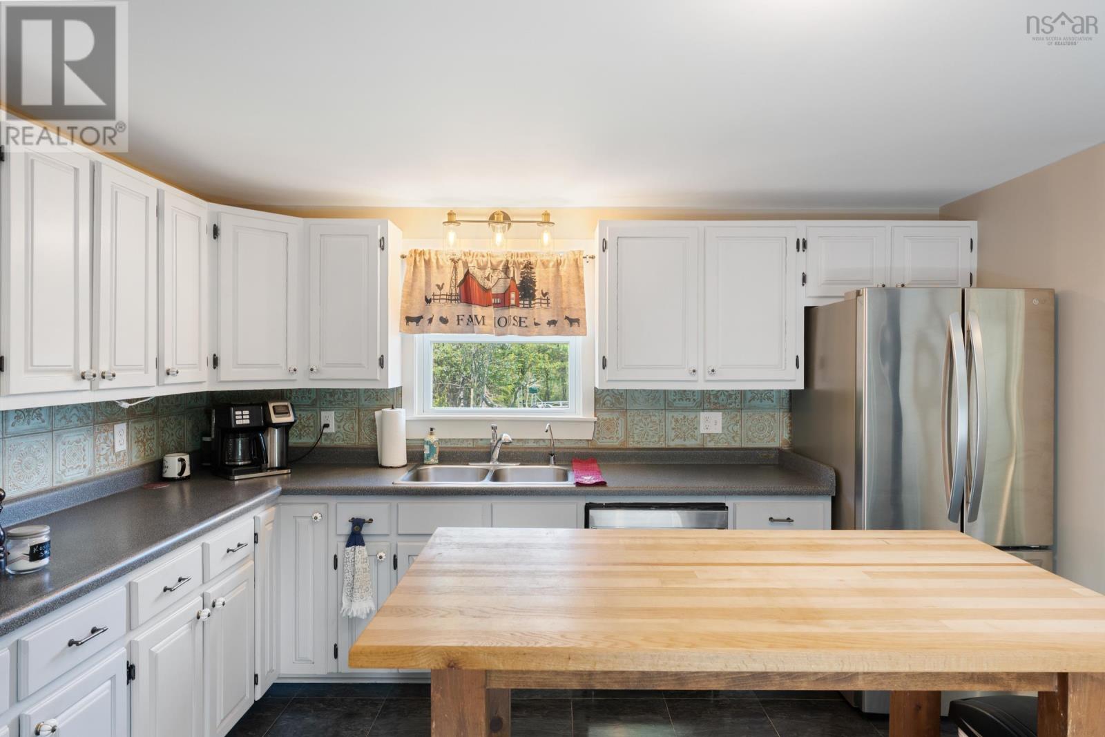 1313 Clementsport Road - 16