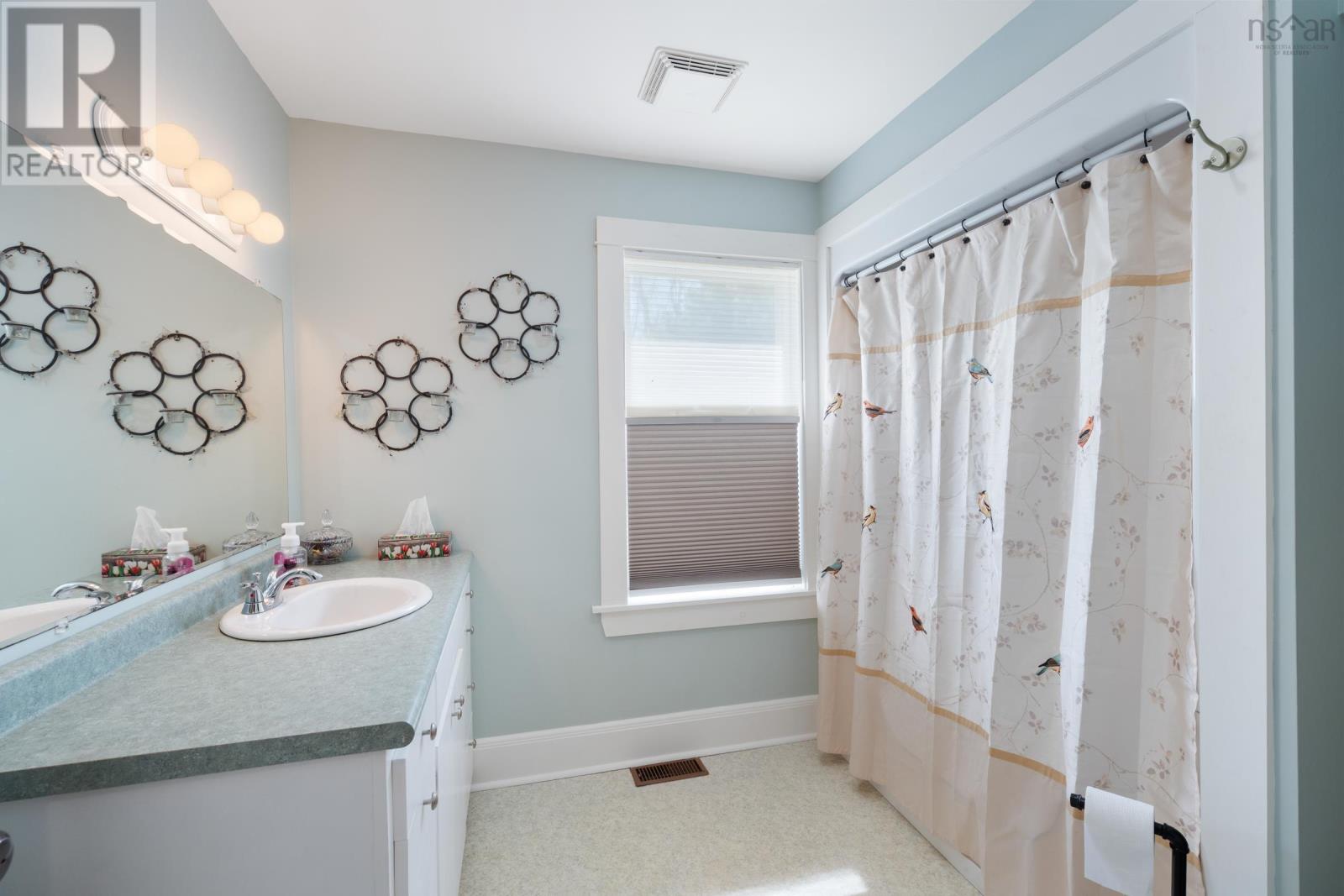 1313 Clementsport Road - 28