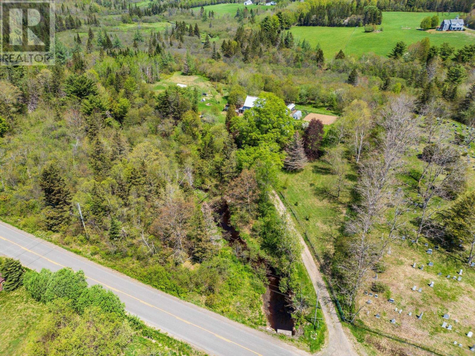1313 Clementsport Road - 49