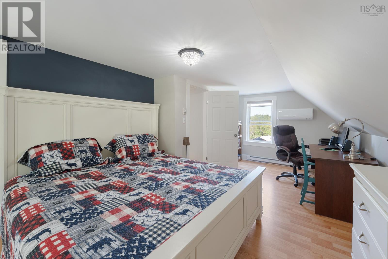 1313 Clementsport Road - 35