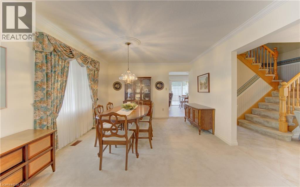 298 ROXTON Drive - 6