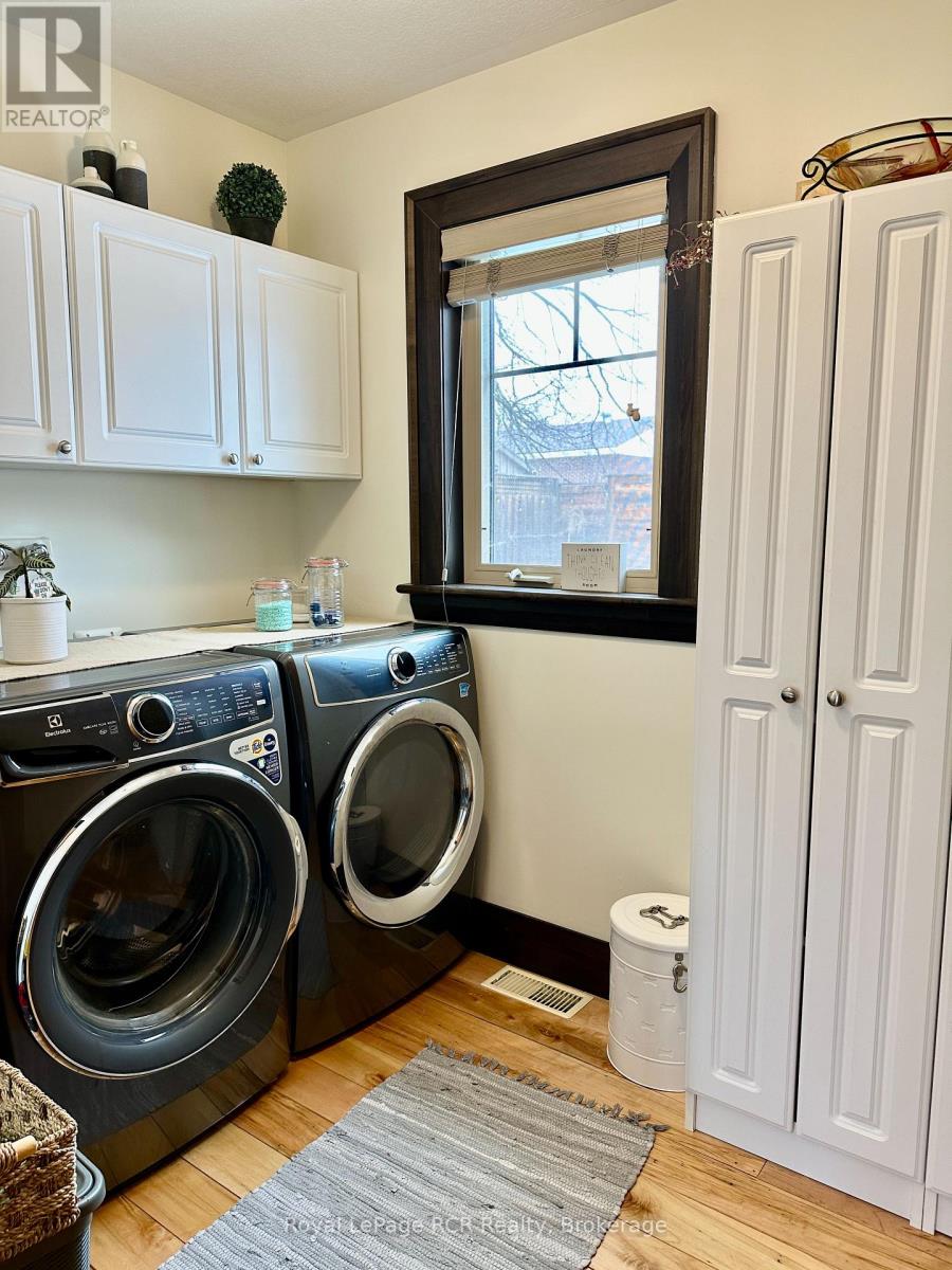 241 4TH STREET CRESCENT - 20