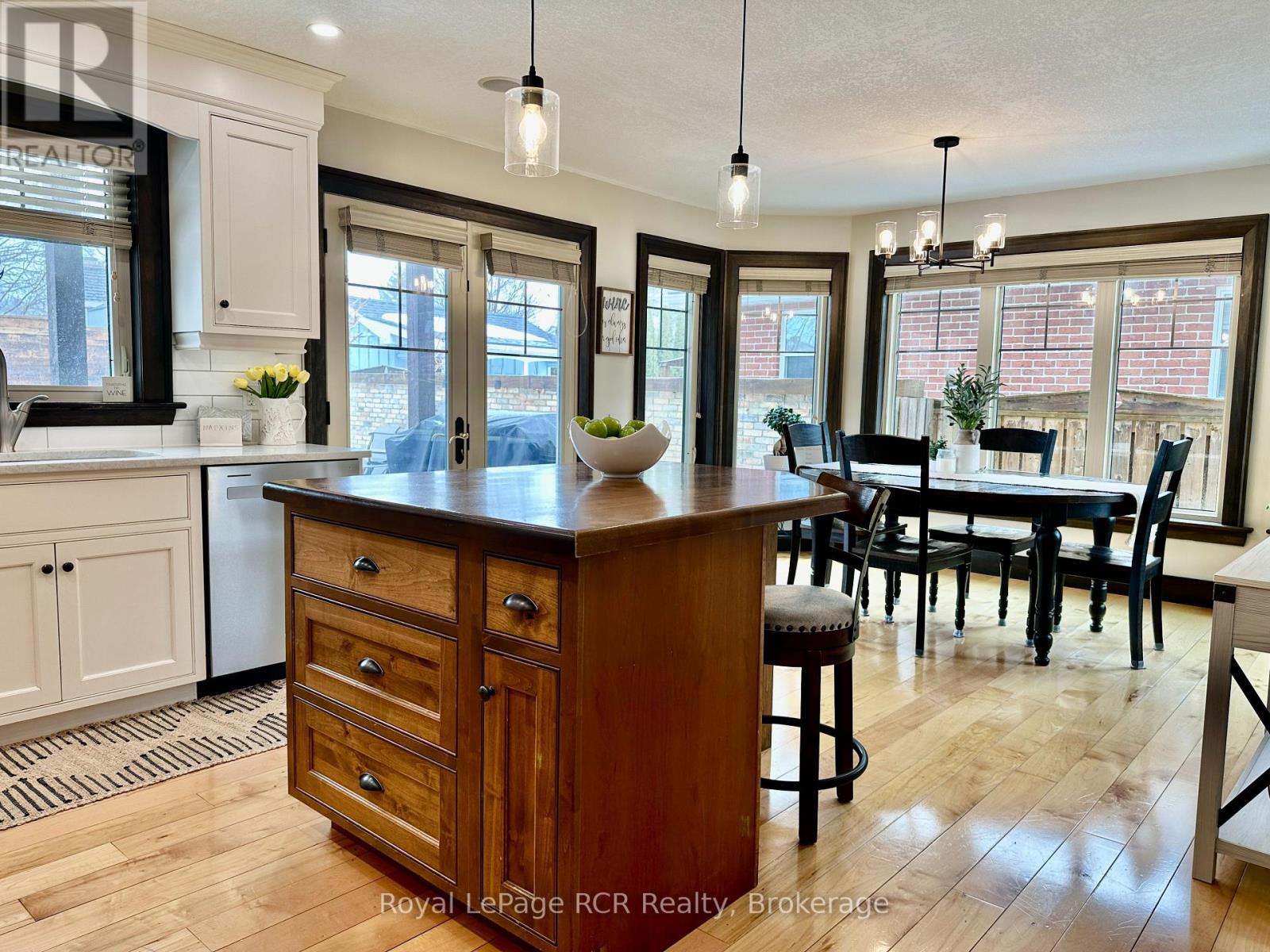 241 4TH STREET CRESCENT - 21