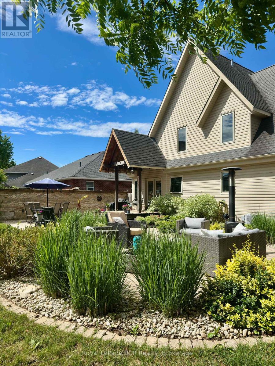 241 4TH STREET CRESCENT - 10