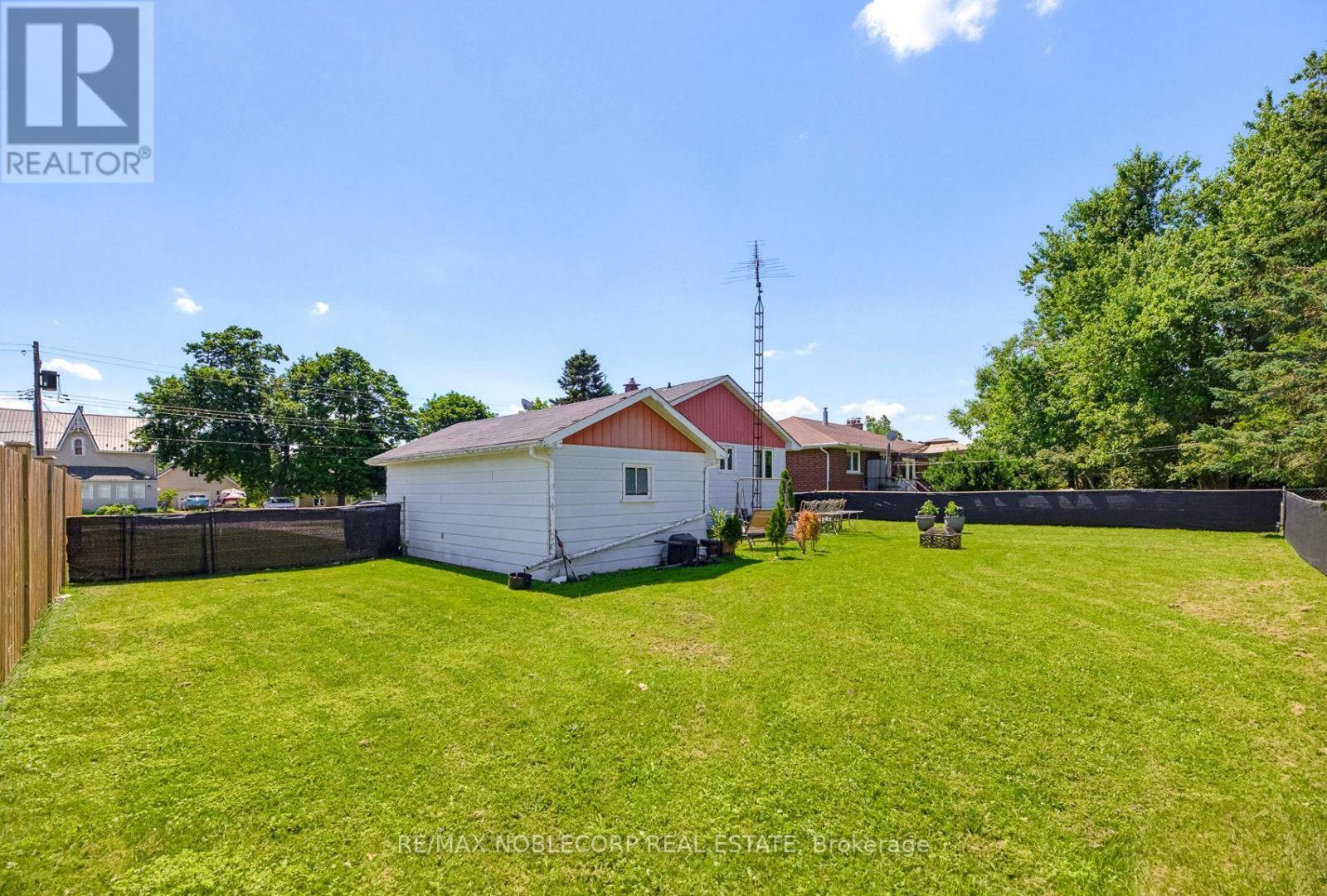 331 VICTORIA STREET W - 23