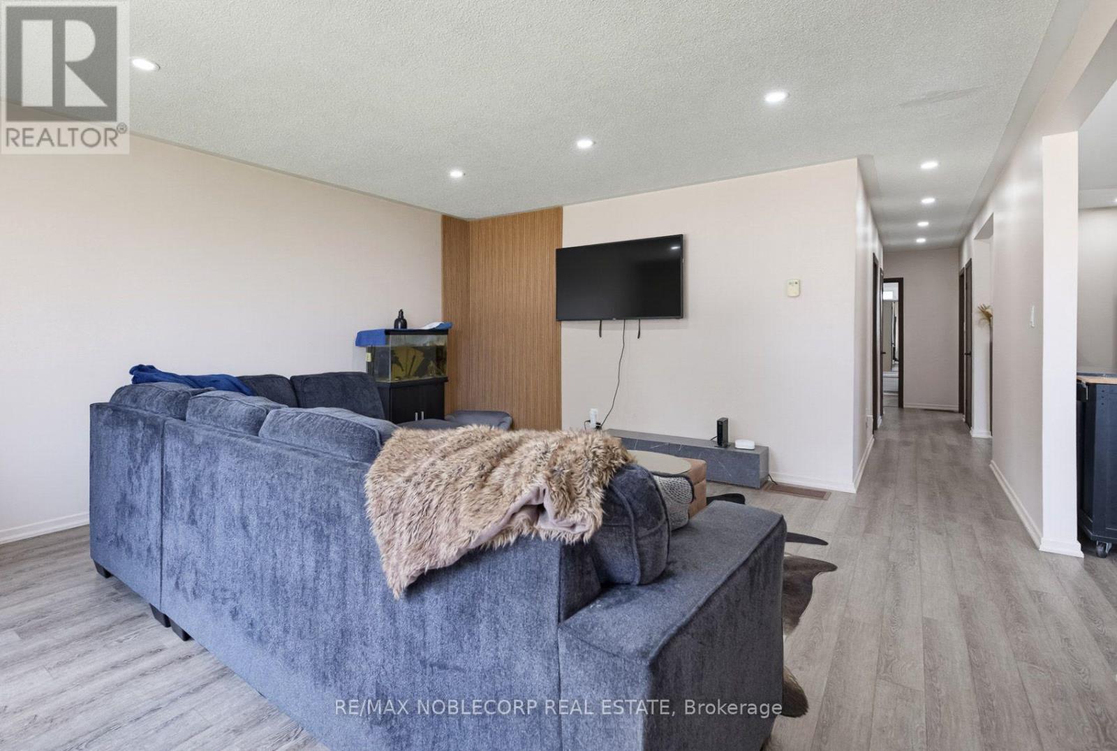 331 VICTORIA STREET W - 3