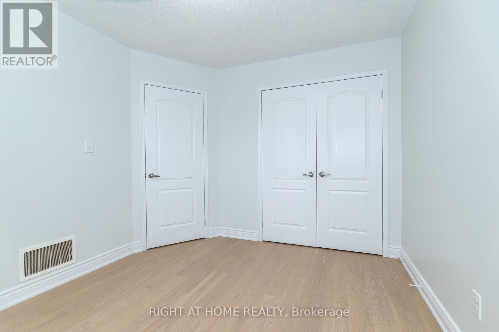 4694 THOMAS ALTON BOULEVARD - 33