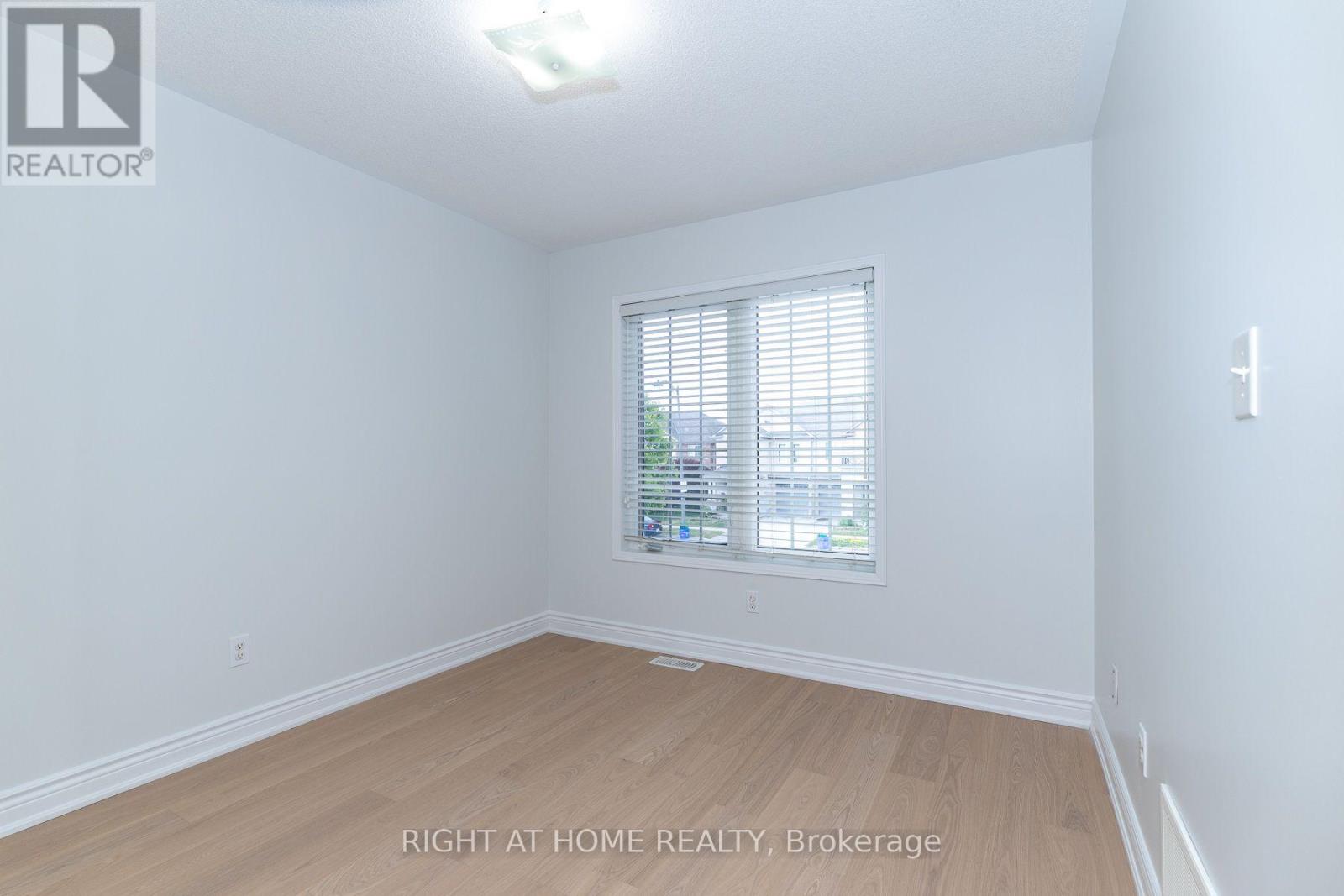 4694 THOMAS ALTON BOULEVARD - 32