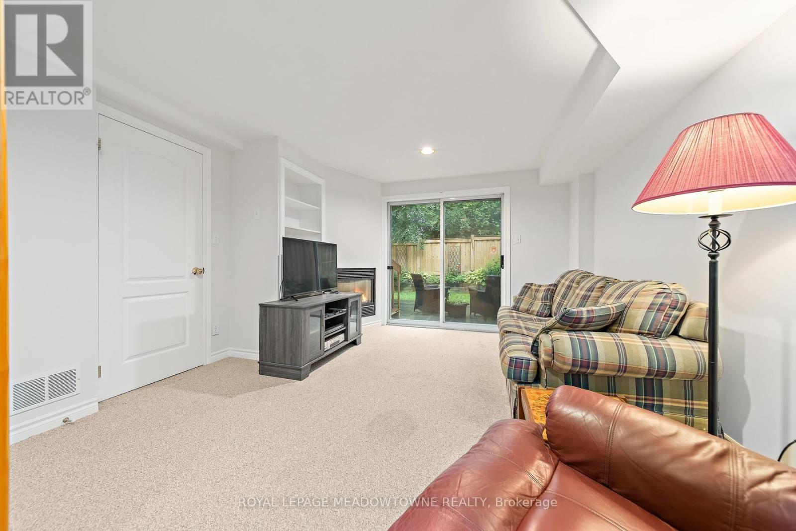 #11 76 RIVER DRIVE - 22