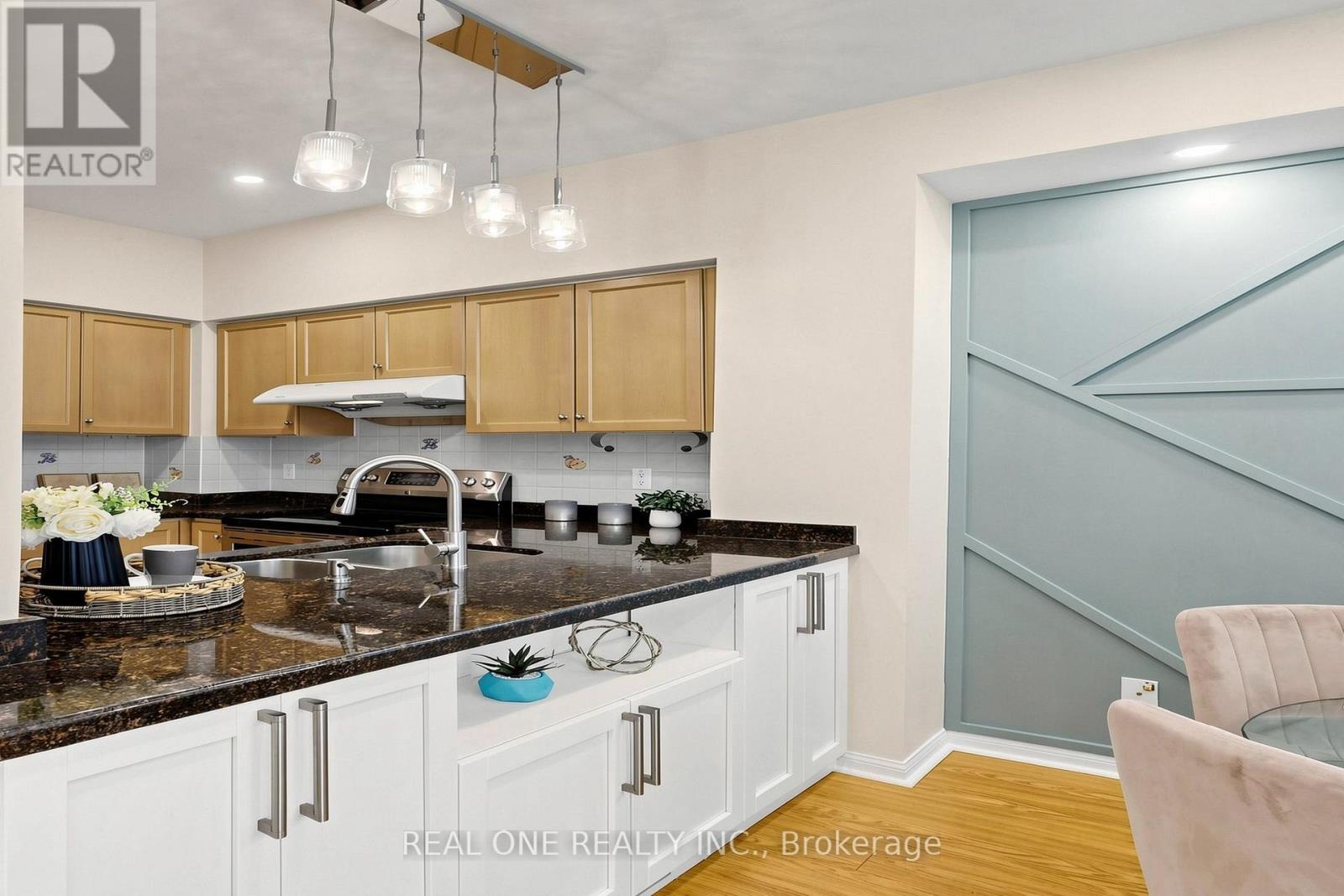 #6 12 ST MORITZ WAY - 12