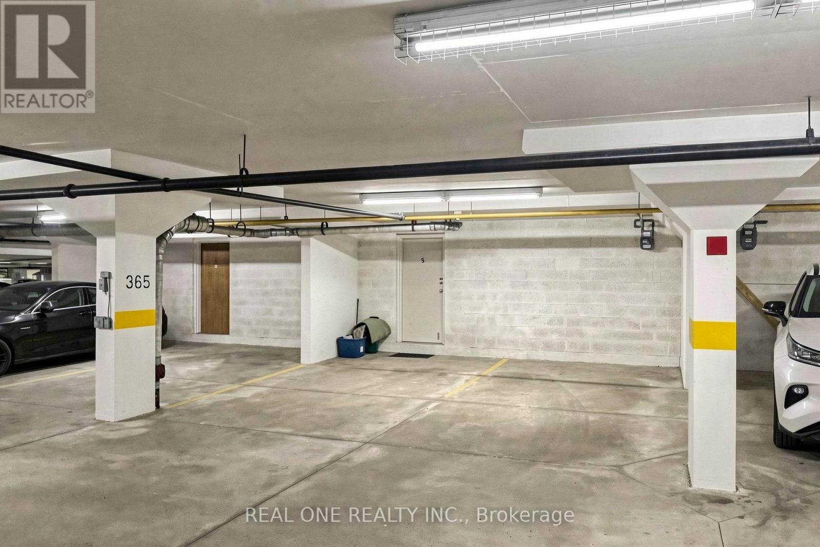 #6 12 ST MORITZ WAY - 23