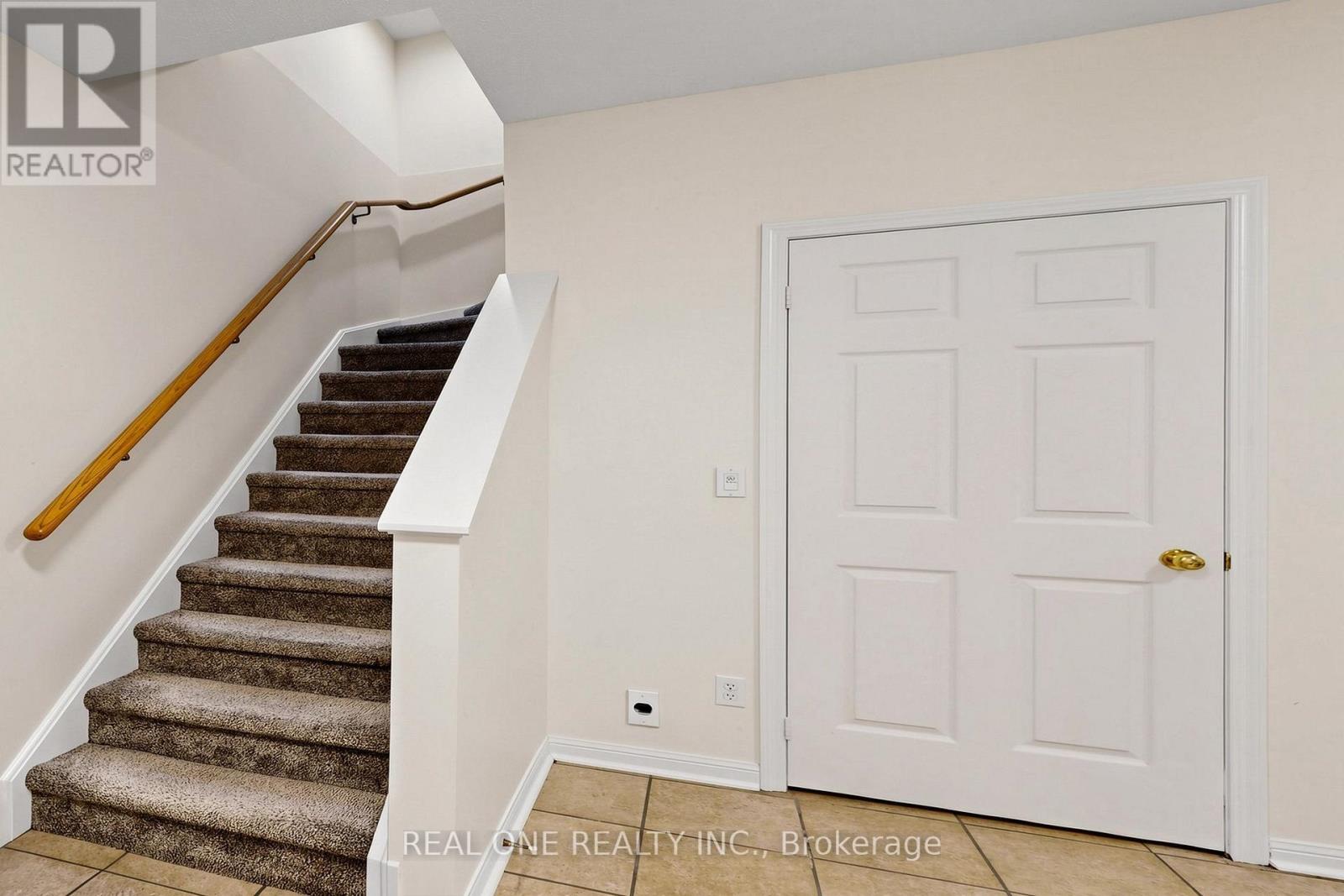 #6 12 ST MORITZ WAY - 34