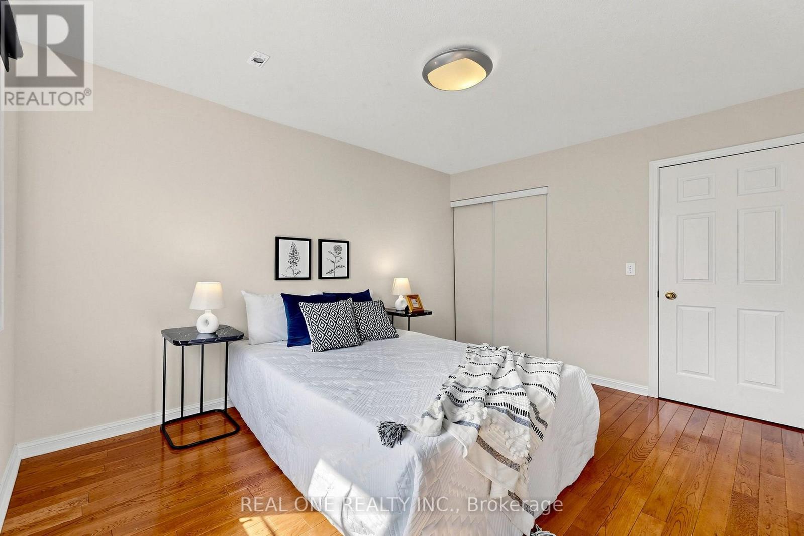 #6 12 ST MORITZ WAY - 33
