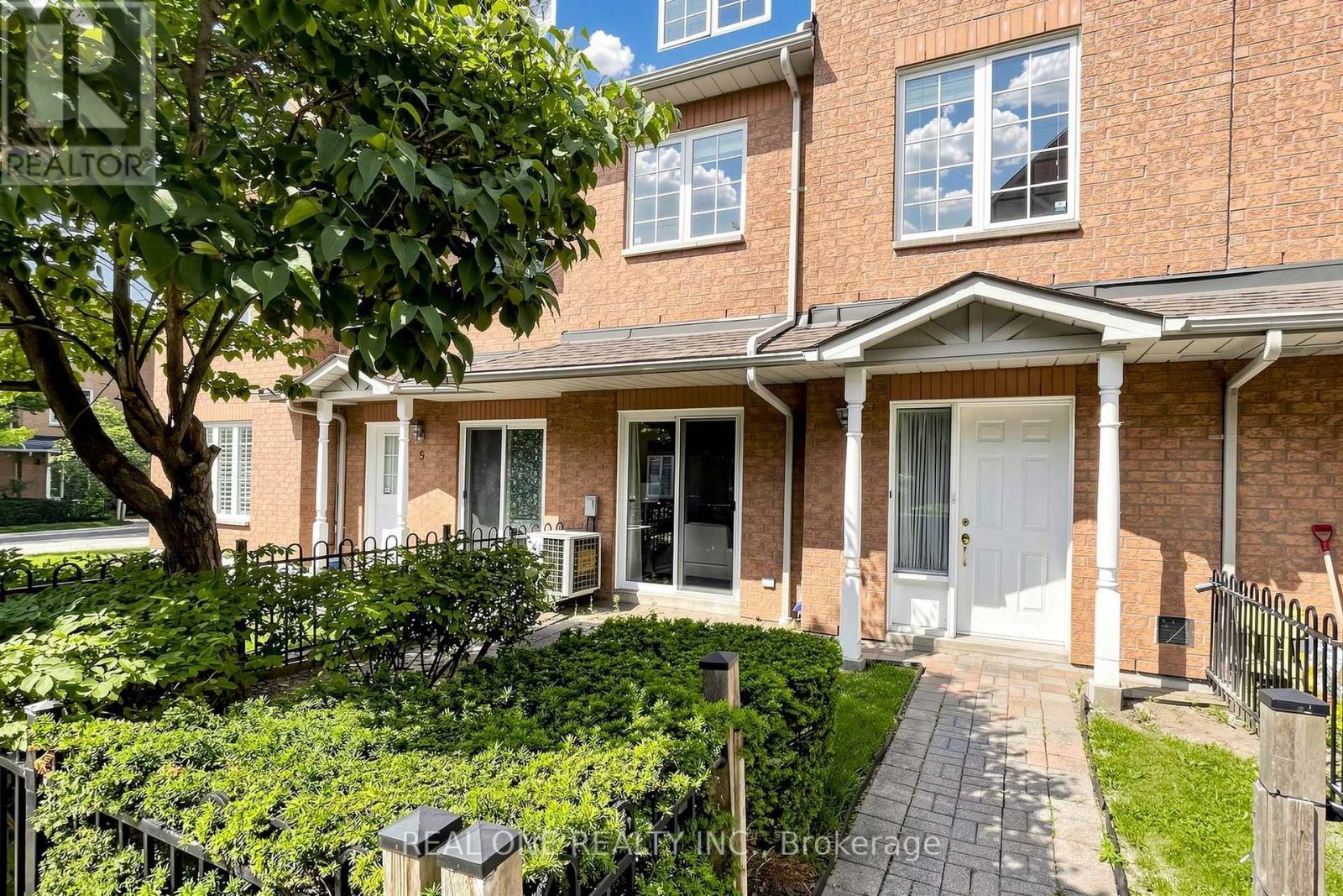 #6 12 ST MORITZ WAY - 42