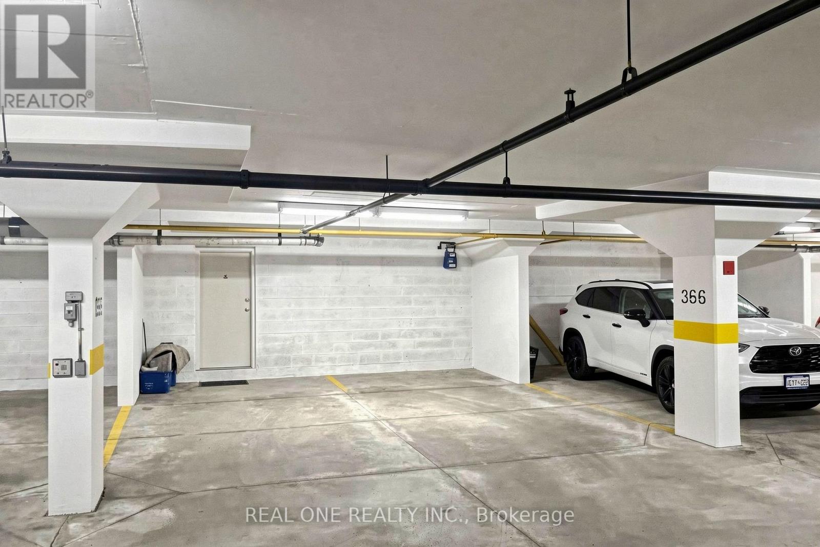 #6 12 ST MORITZ WAY - 24