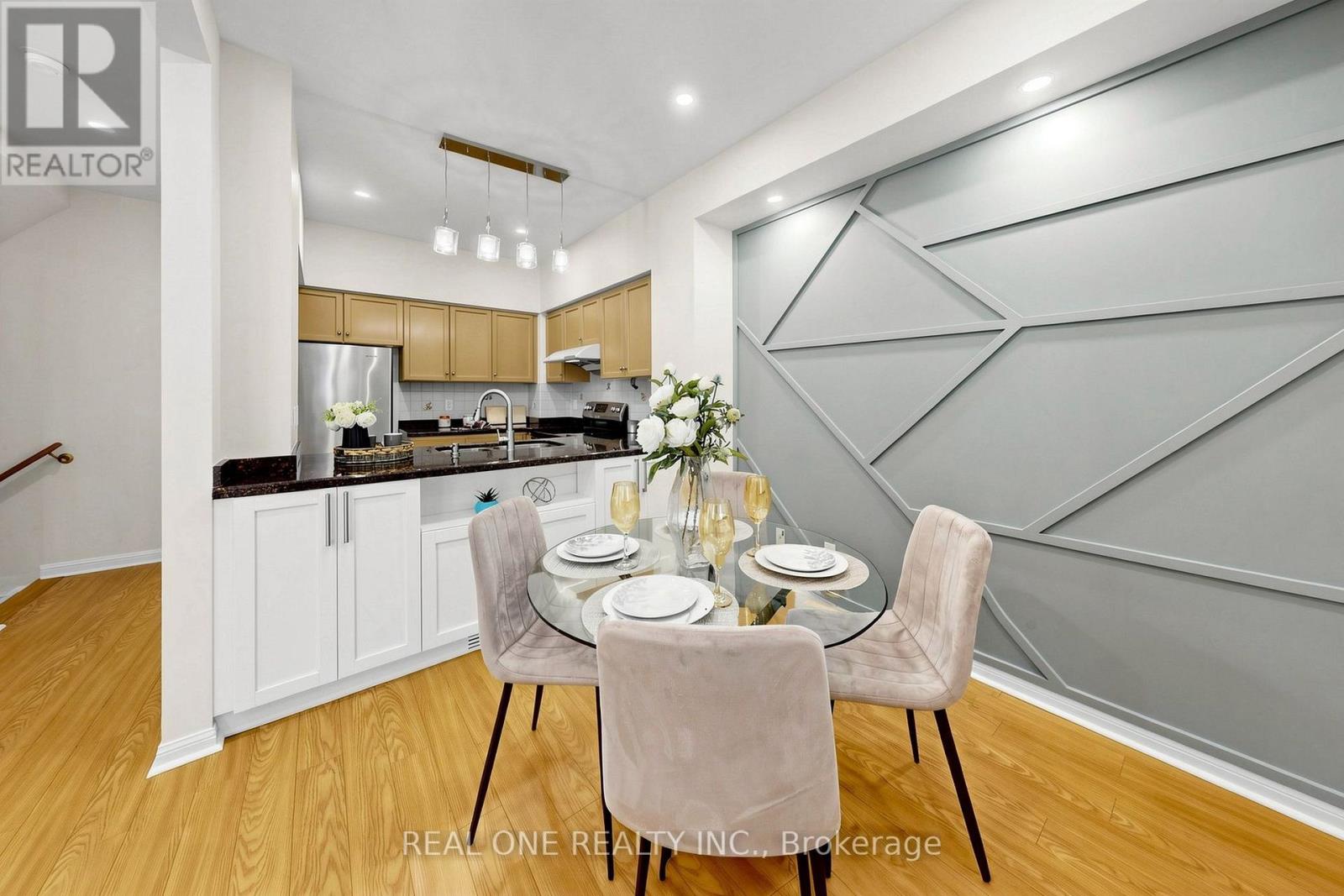 #6 12 ST MORITZ WAY - 9