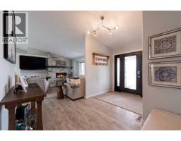 Living room - #2 Hill Drive, 213026 Twp Rd 70, Welling, AB T0K2N0 Photo 9