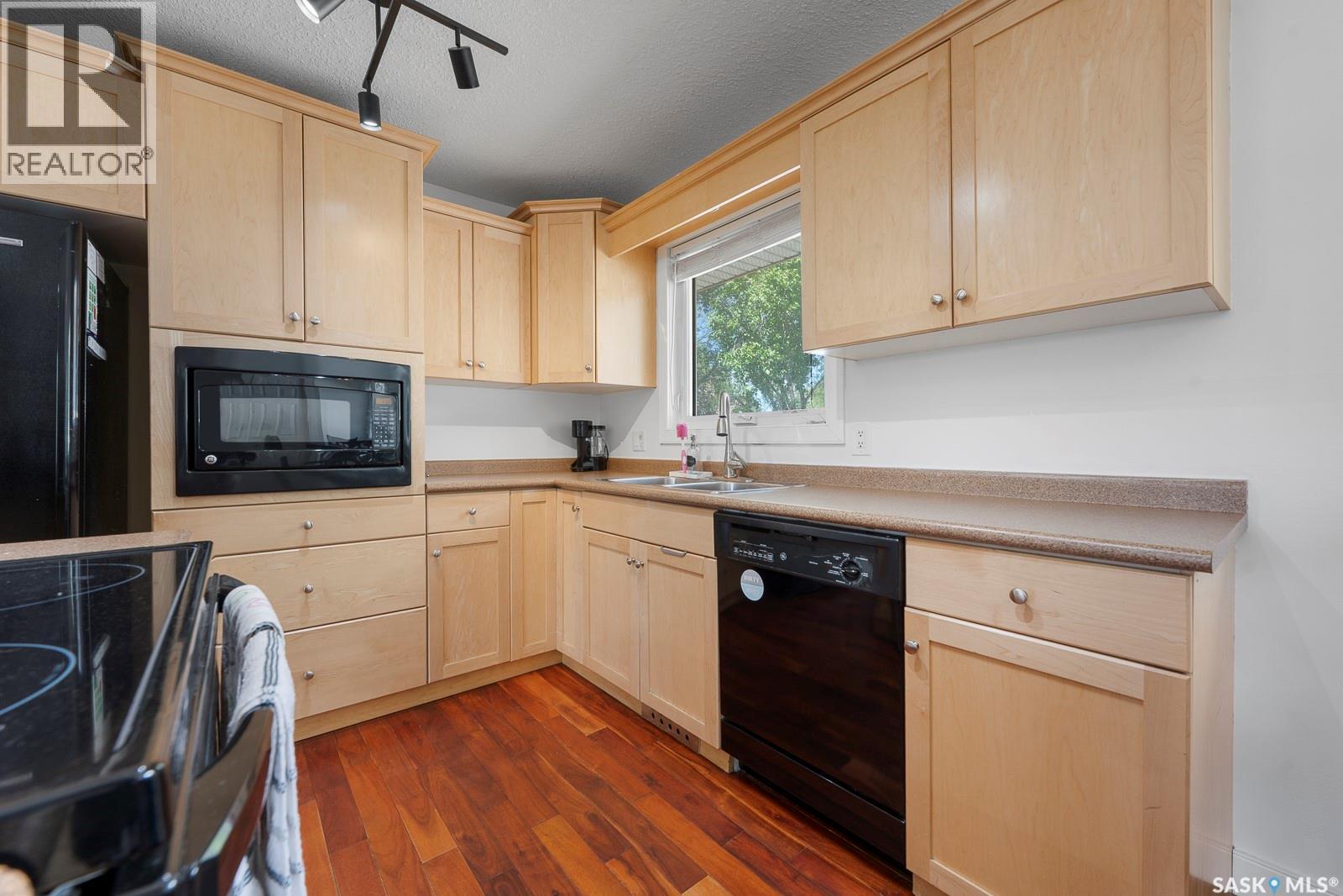 2 PLEASANTVIEW BAY - 9