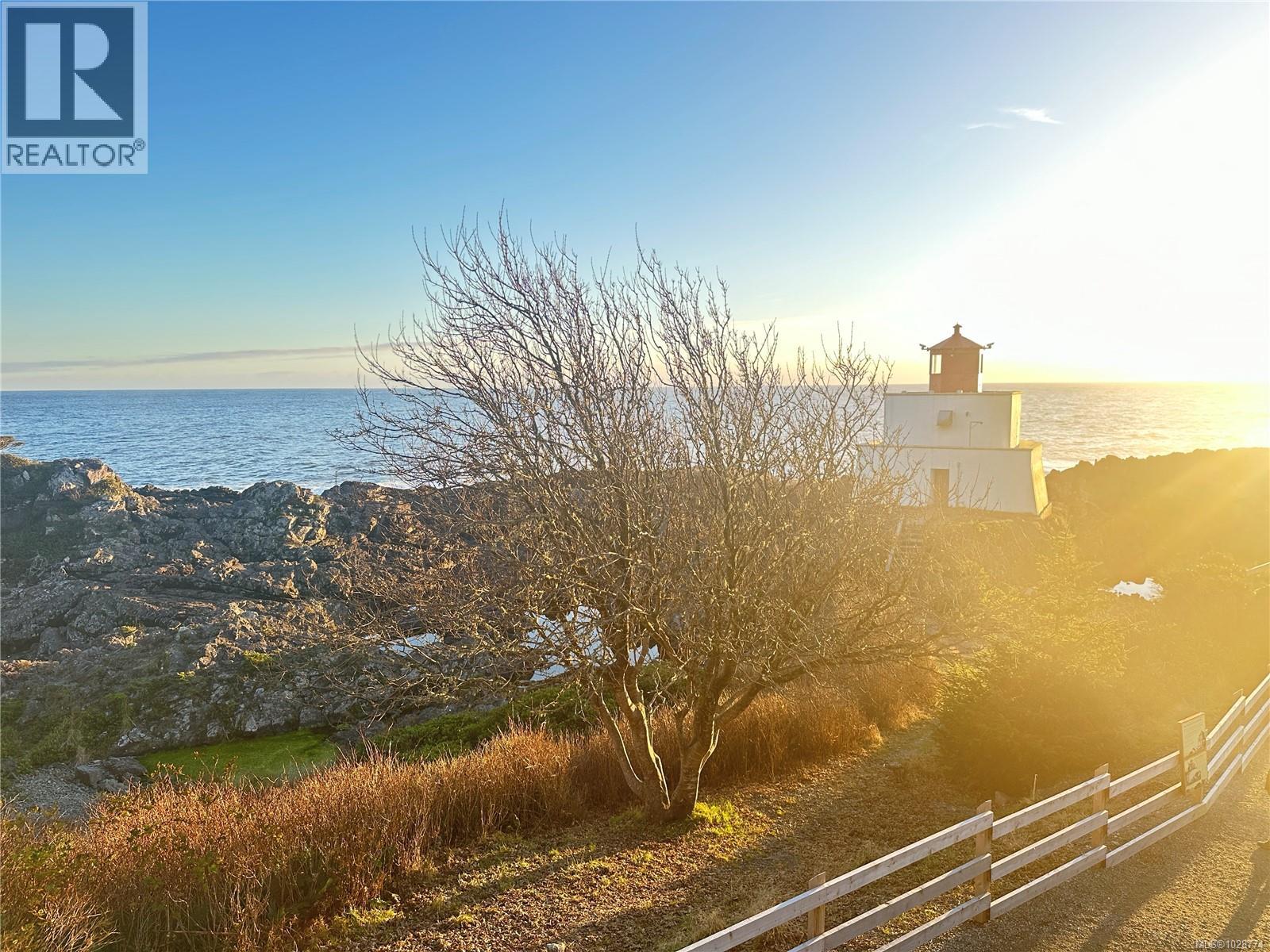 3 1002 Peninsula Rd, Ucluelet