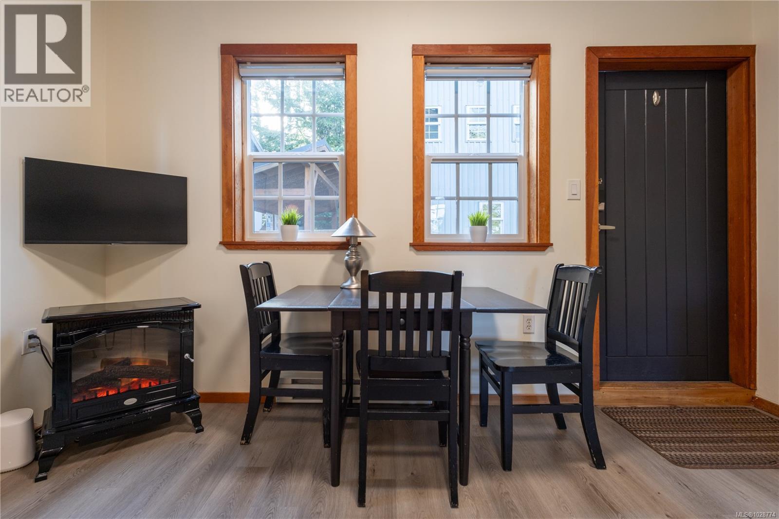3 1002 Peninsula Rd, Ucluelet