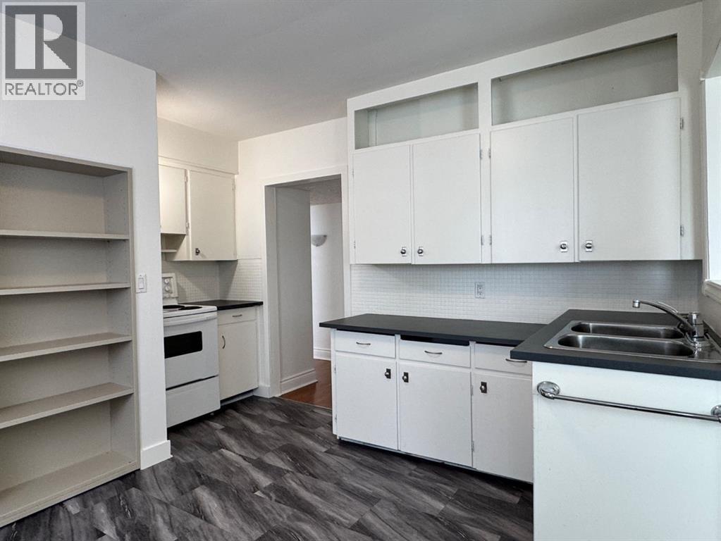 10616 104 Avenue - 8