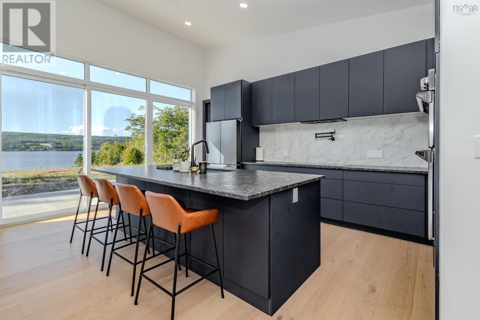 5416 East Bay Highway - 20