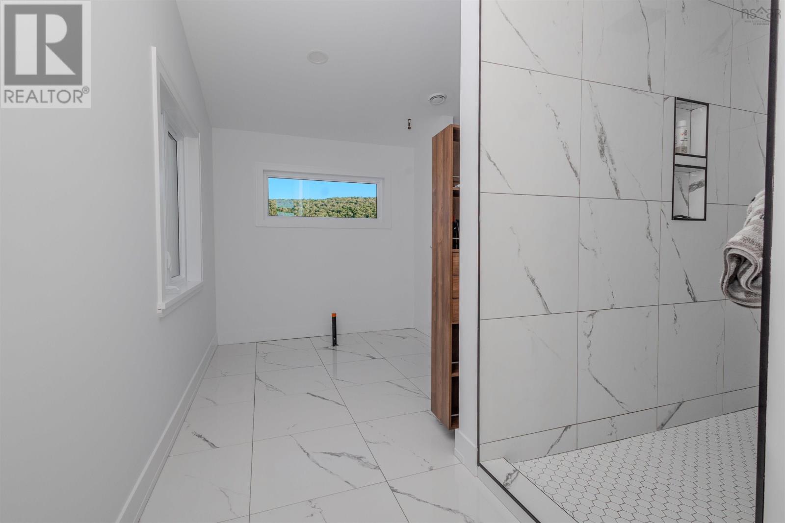 5416 East Bay Highway - 36