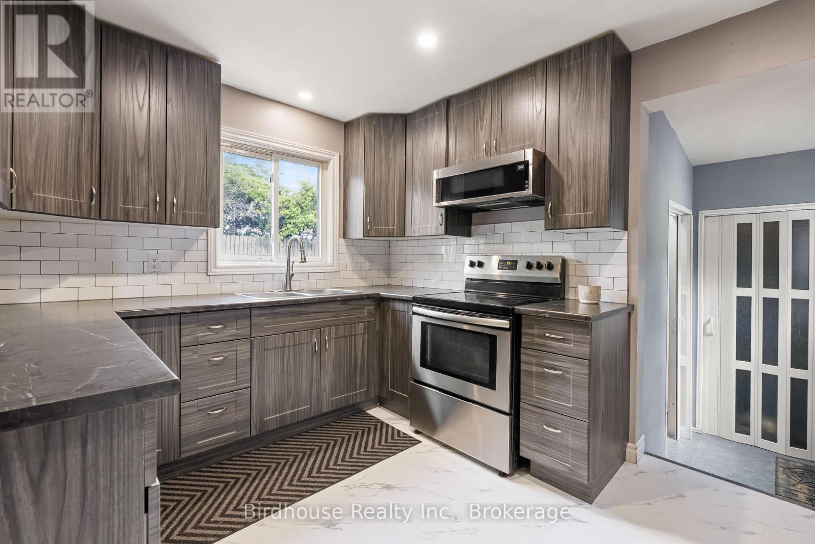 9 HAPLEY CIRCLE - 13
