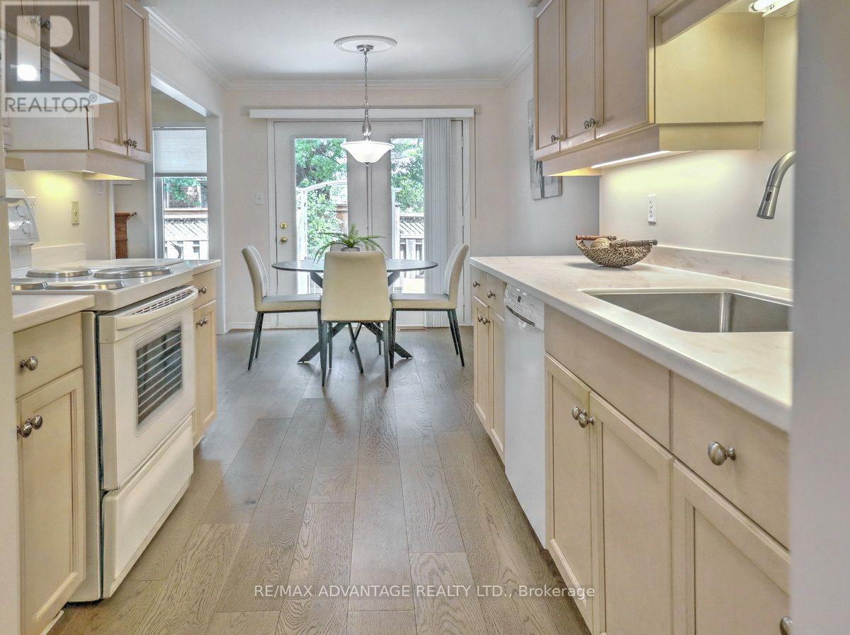 #17 515 PROUDFOOT LANE - 16