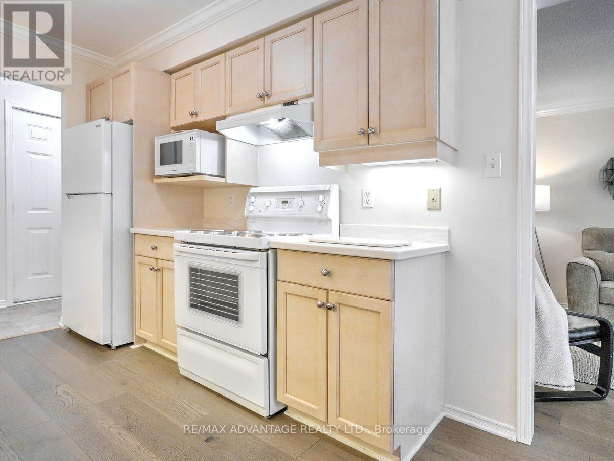 #17 515 PROUDFOOT LANE - 21