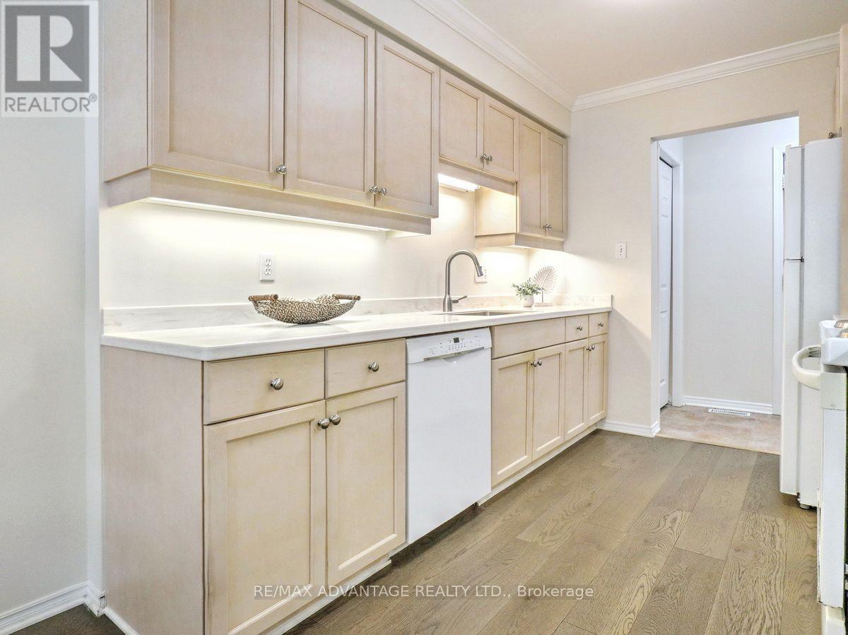 #17 515 PROUDFOOT LANE - 22