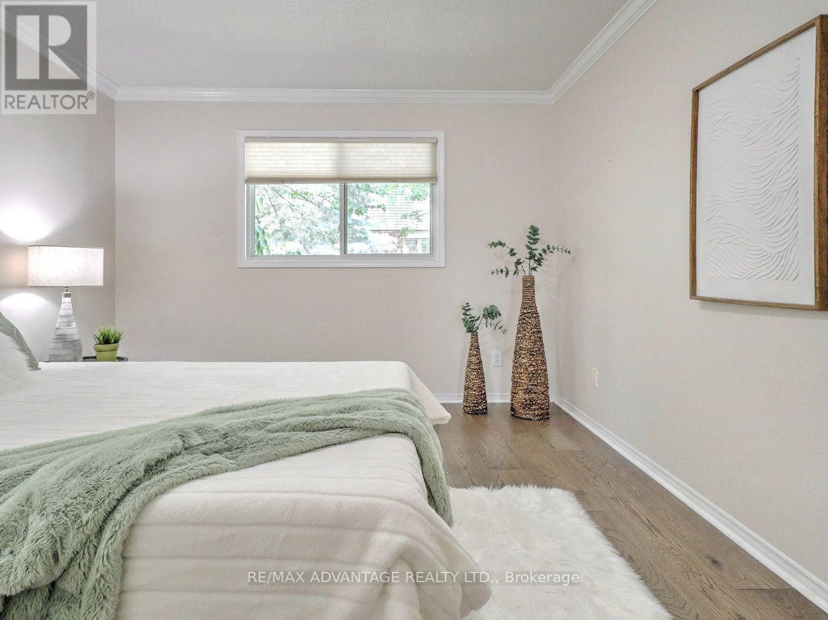 #17 515 PROUDFOOT LANE - 24