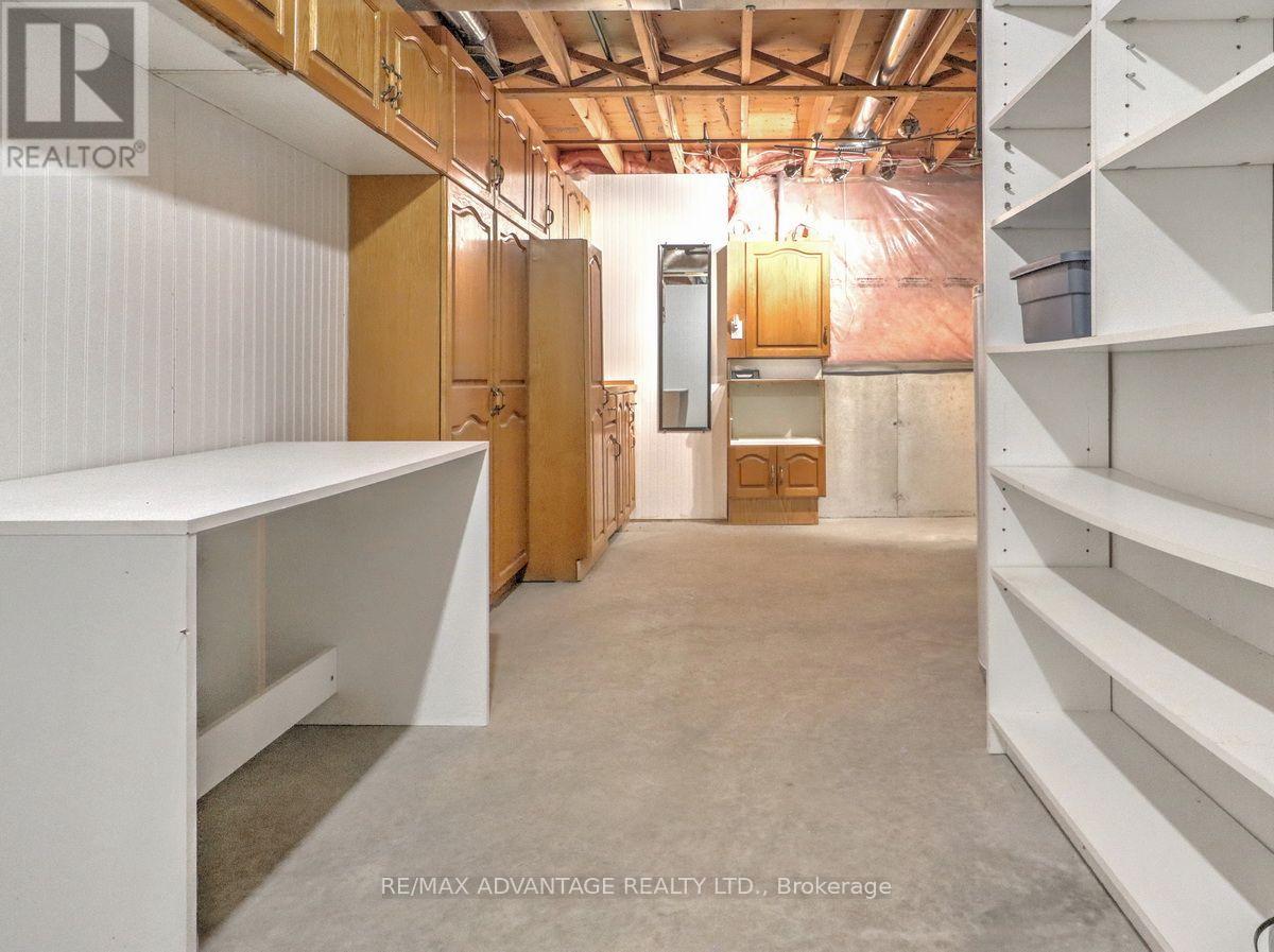 #17 515 PROUDFOOT LANE - 36