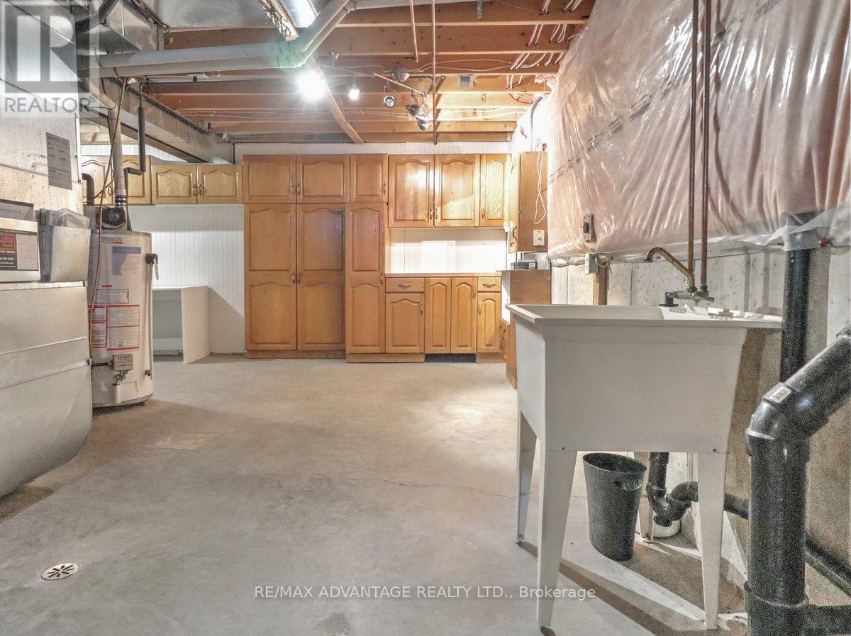 #17 515 PROUDFOOT LANE - 37