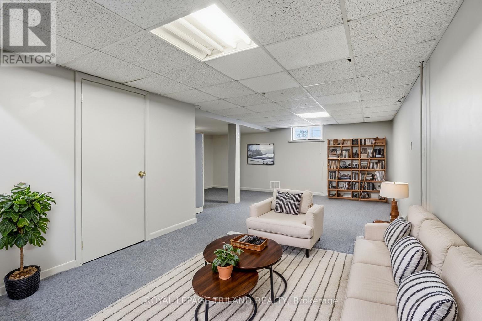 364 FLANDERS ROW - 21