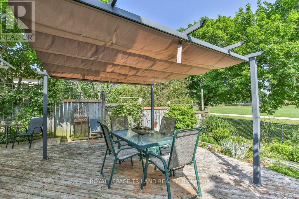 1221 GLENORA DRIVE - 44