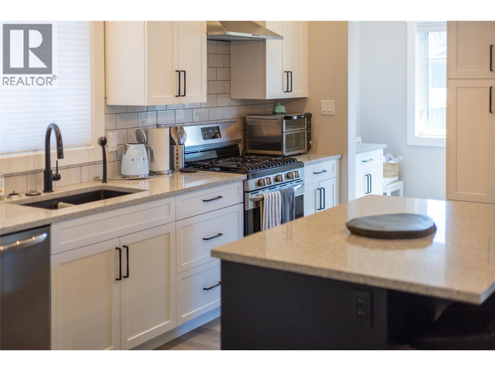 1282 4TH Avenue - 5